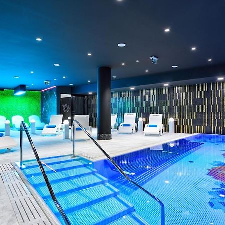 Hotel Ferreus Modern Art Deco Krakow Exterior photo The swimming pool at the hotel