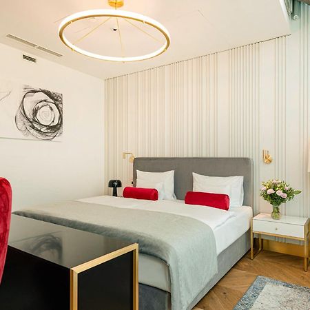 Hotel Ferreus Modern Art Deco Krakow Exterior photo A bedroom at the hotel