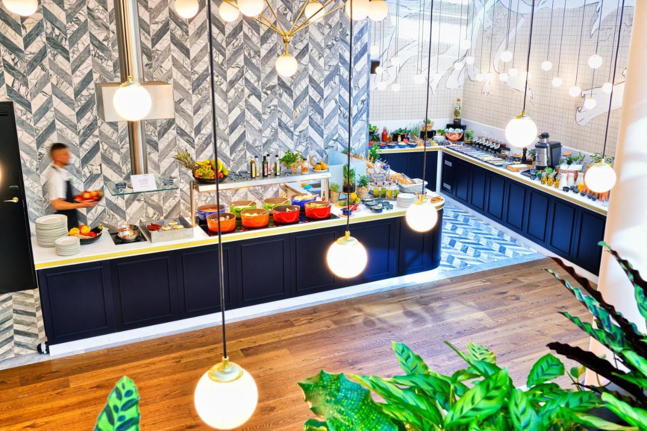 Hotel Ferreus Modern Art Deco Krakow Exterior photo The kitchen at the restaurant