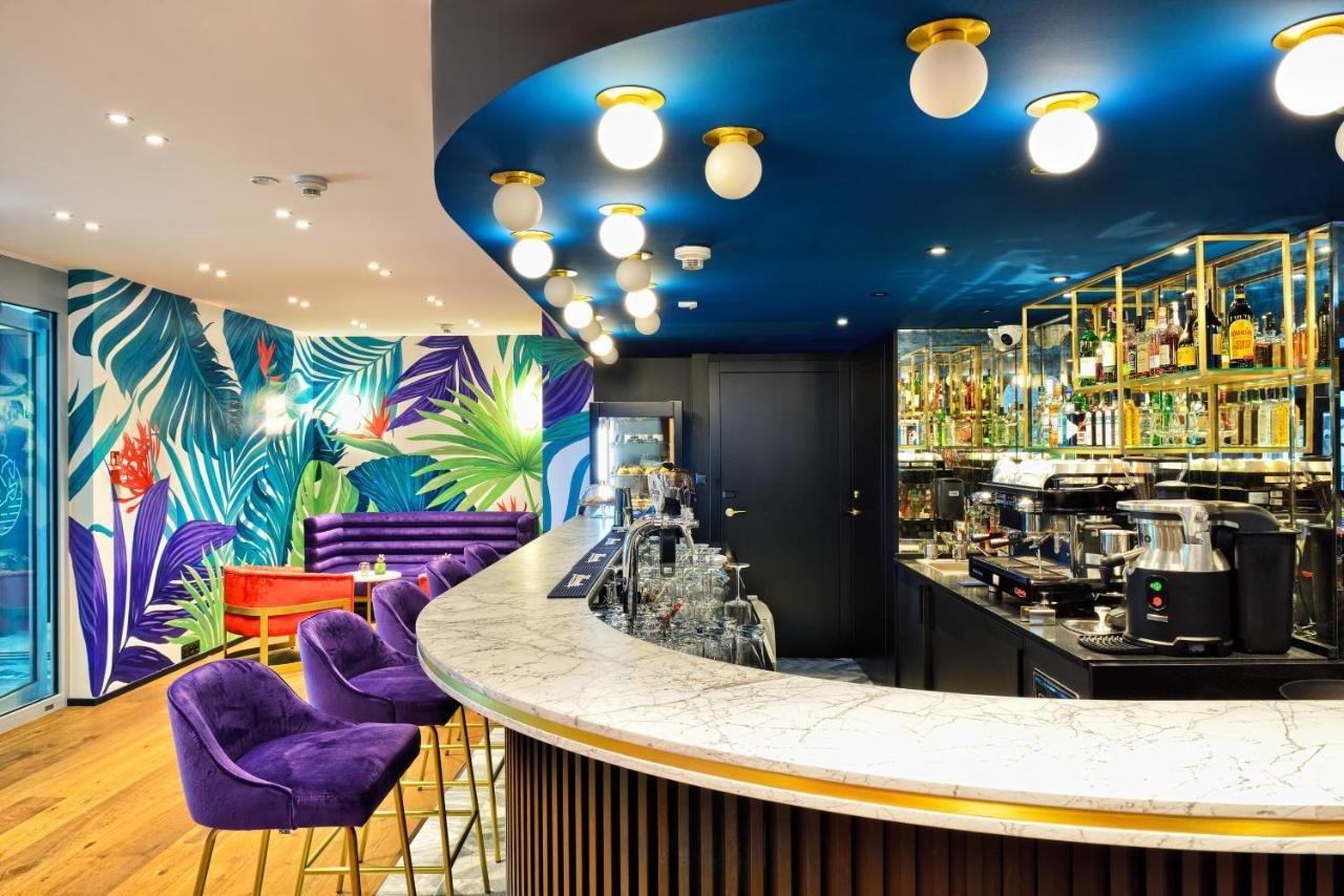 Hotel Ferreus Modern Art Deco Krakow Exterior photo The bar at the 2019-opened restaurant