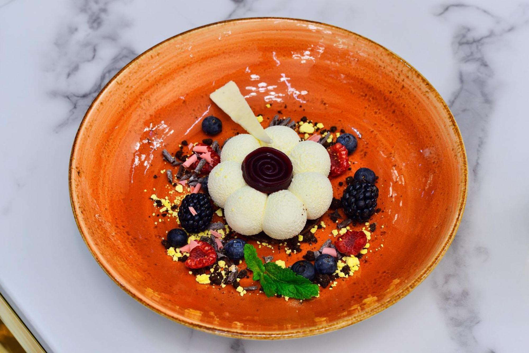 Hotel Ferreus Modern Art Deco Krakow Exterior photo A semifreddo dessert